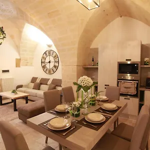 https://lata-luxury-home-casa-vacanze.lecce-hotels.com